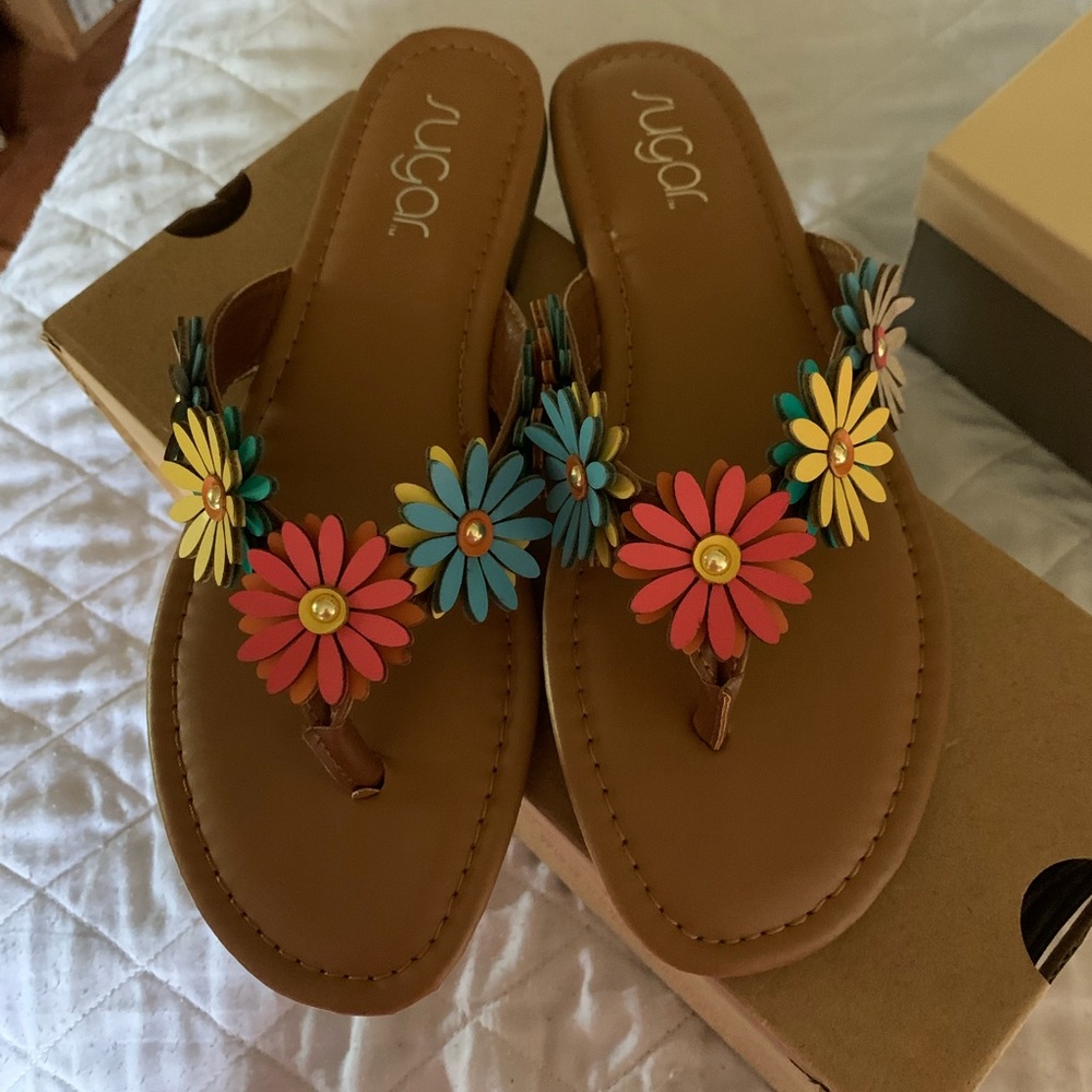 Super cute Daisy Flower Thong Sandals NIB